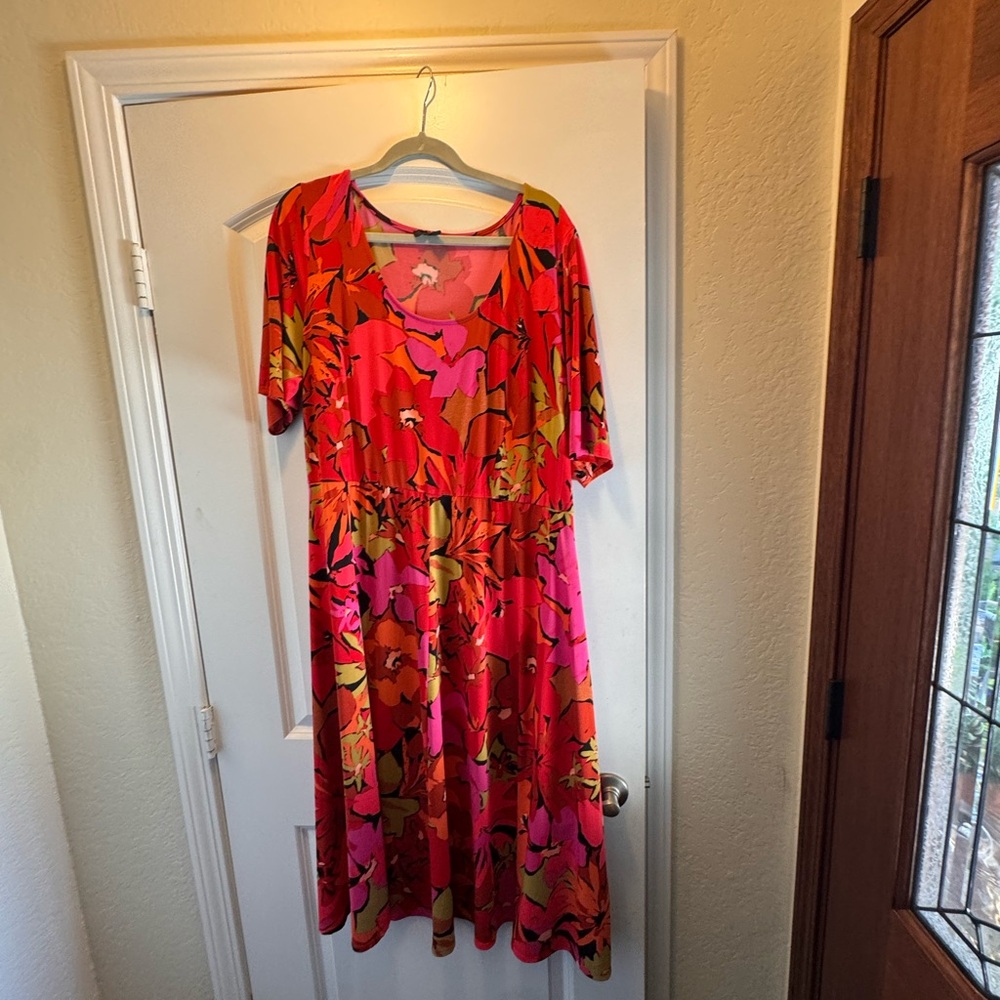 MSK Pink and Red Floral Short-Sleeve Midi Dress